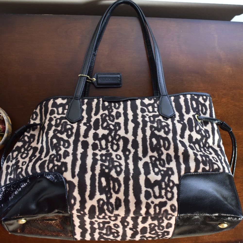 Coach Leopard Print Drawstring Shoulder Bag - Picture 3 of 8